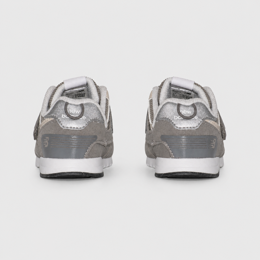 Оригінальні дитячі кросівки New Balance 574 NEW-B Hook & Loop Rain Cloud / NB White, NW574GR, розмір: 26,5 (15,5 см) NW574GR-EU26 фото
